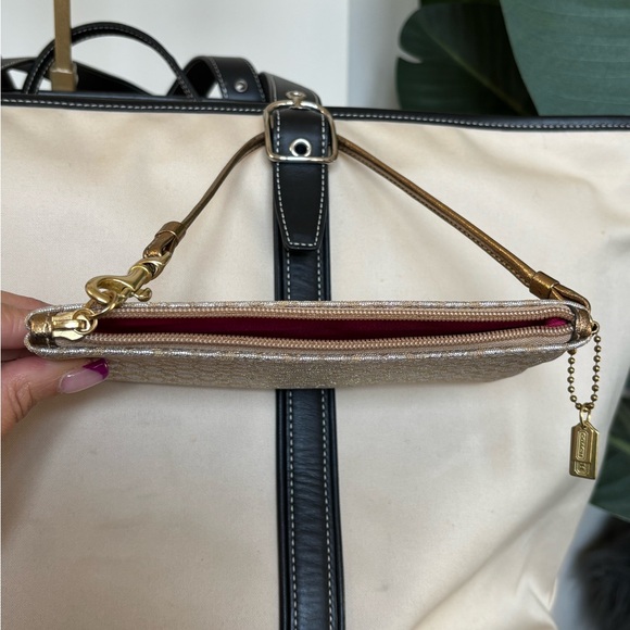 🌟⭐️✨VTG COACH Special Edition Signature Lurex Wristlet✨⭐️🌟 - Picture 8 of 12